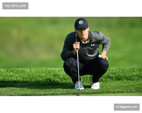 帕维尔·奥古斯特一致判定胜扎亨胡伯，欧洲冠军头衔卫冕成功